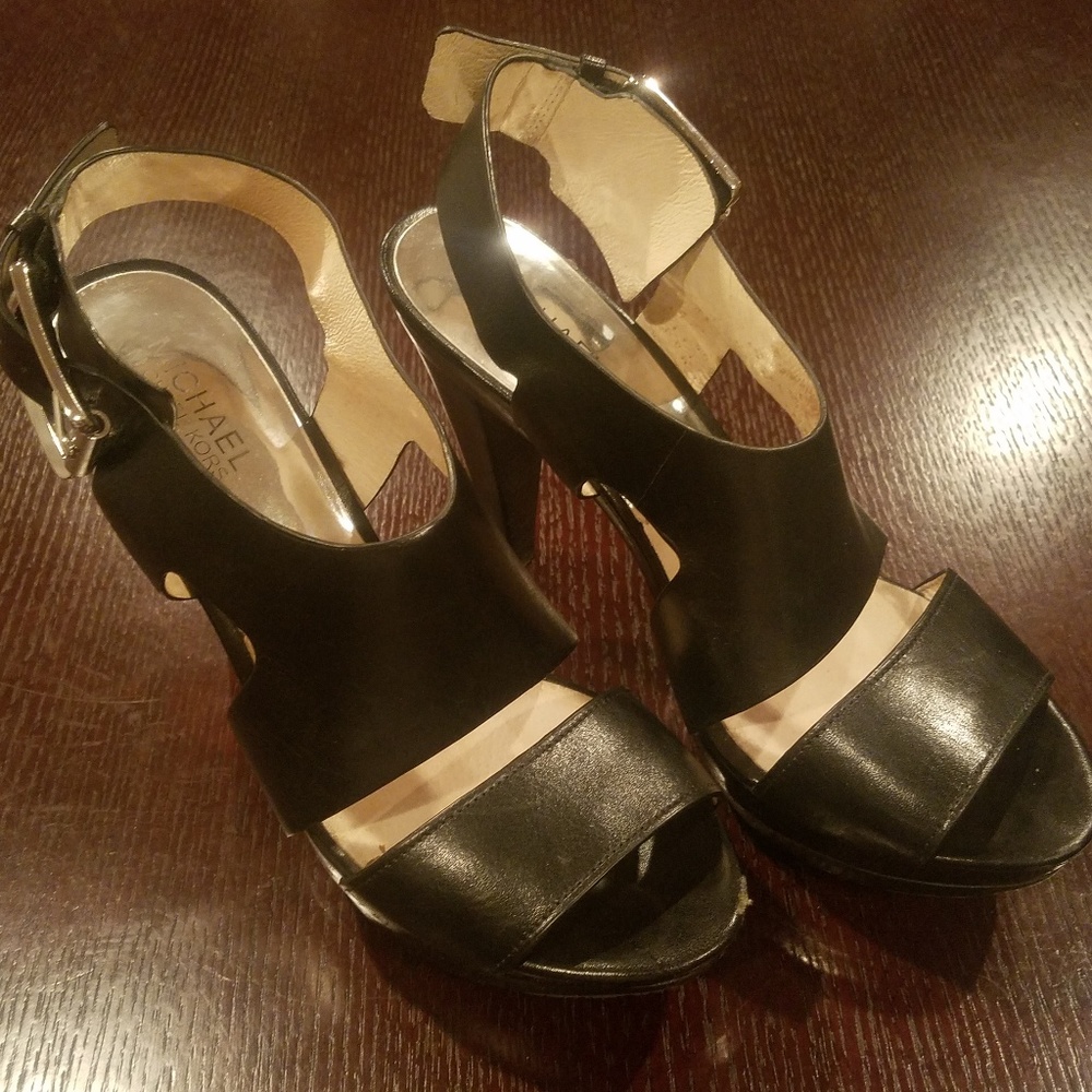 MICHAEL- Michael Kors Leather Platform Heel Sandal